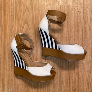 Charming Charlie Wedges Size 7